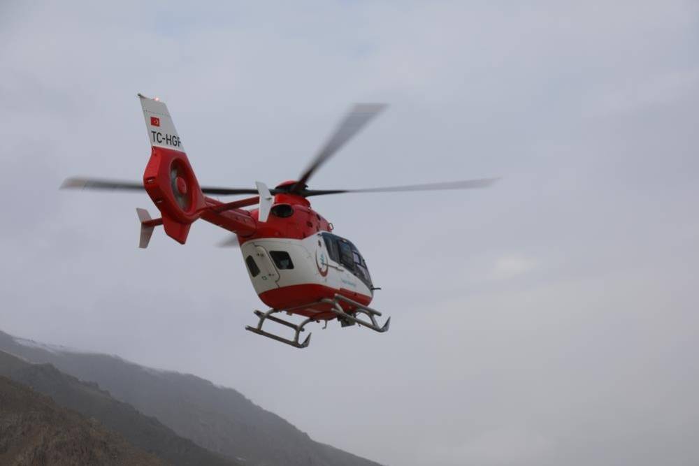 Van’da ambulans helikopter 2022 yılında 112 hasta kurtardı
